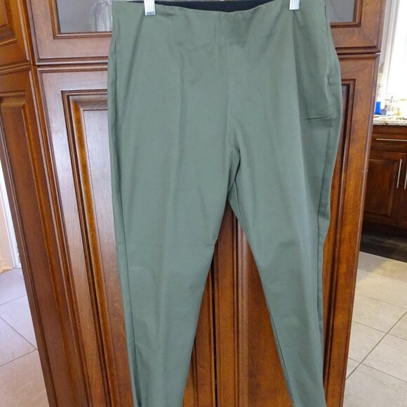 Old Navy Olive Pants for Petite 12 - Picture 2 of 5